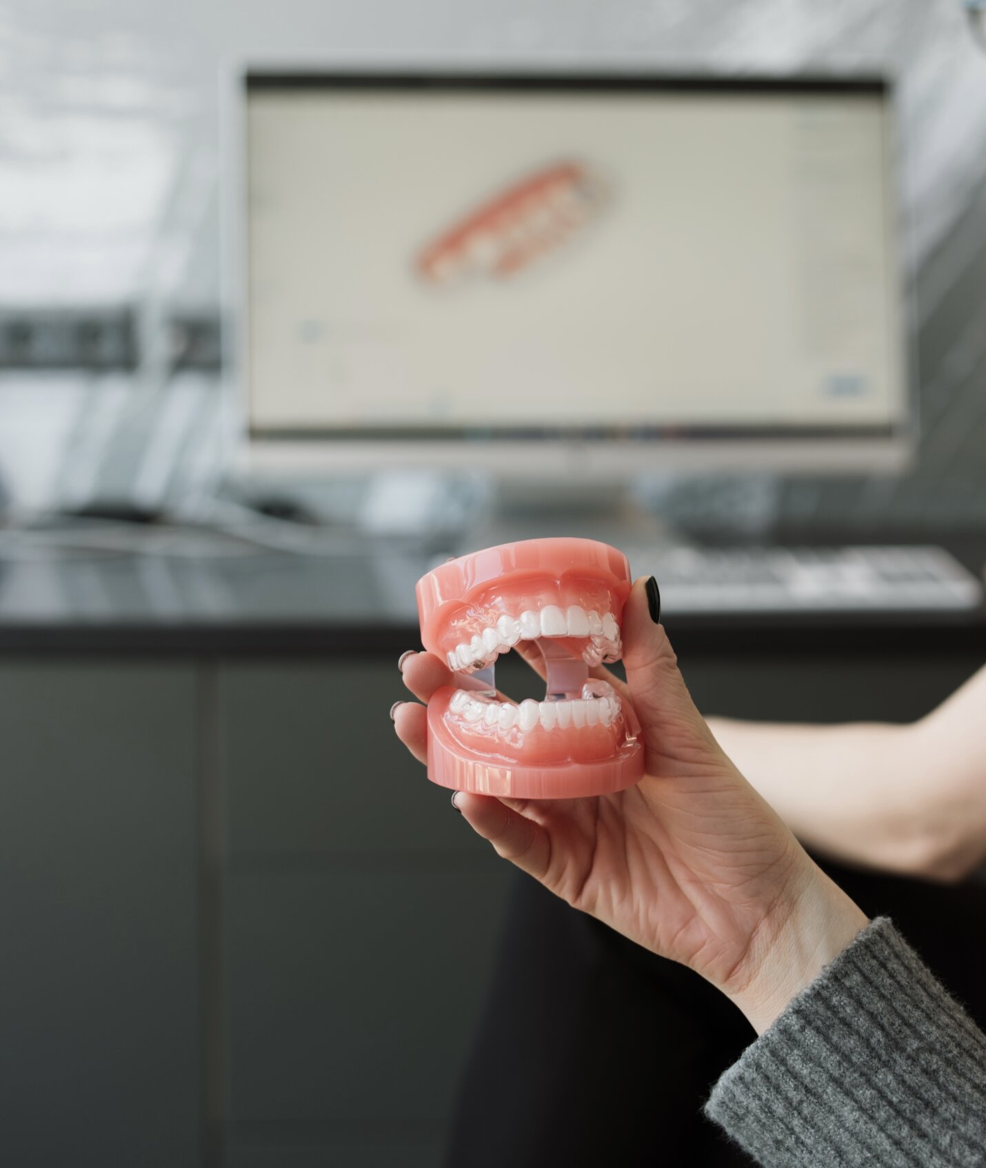 Láthatatlan felnőtt fogszabályzás angel aligner rendszerrel